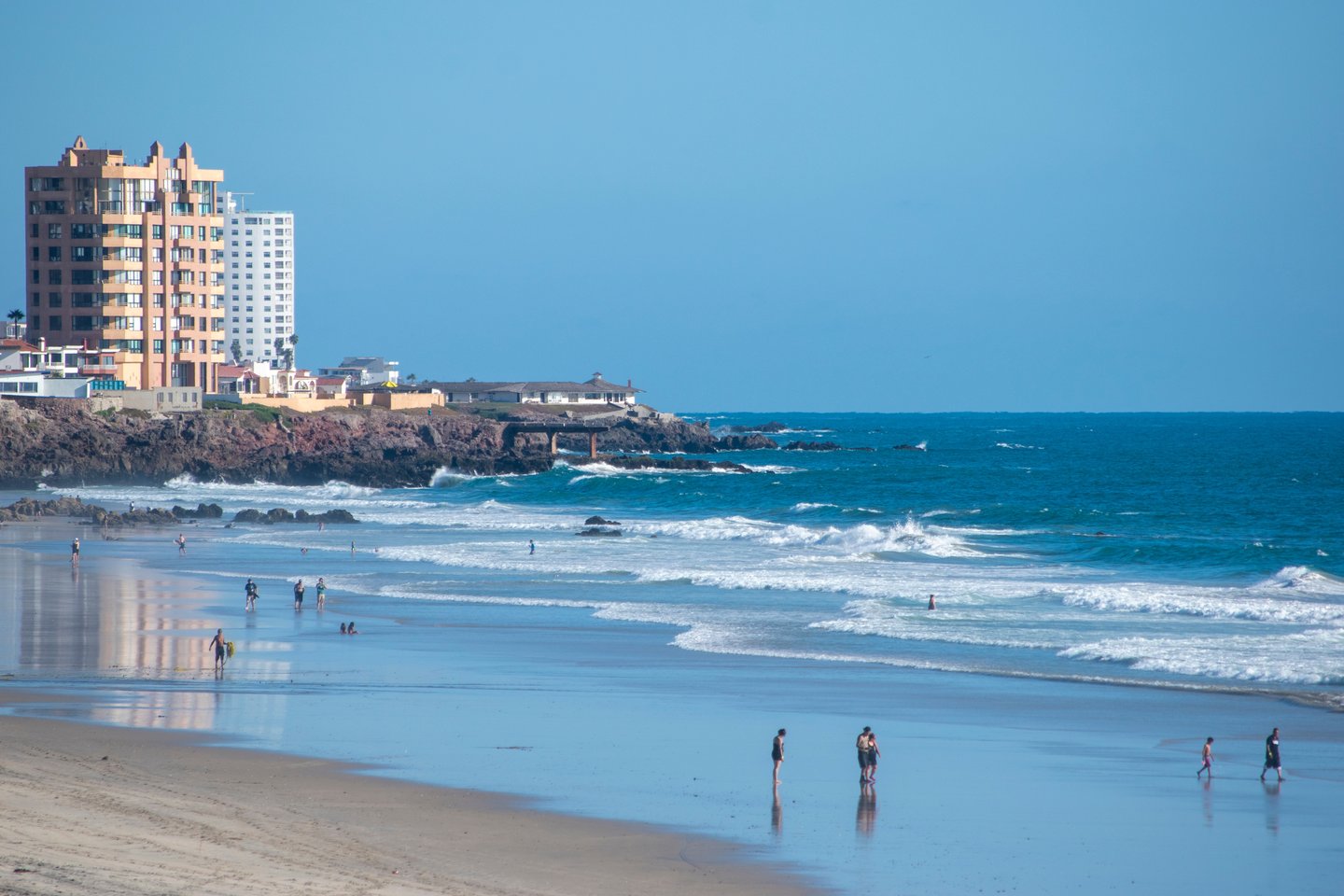 Playa de Rosarito, Baja California, en un día soleado