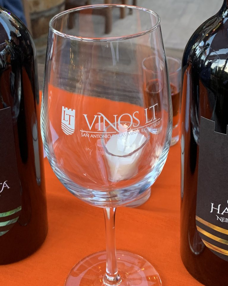 Vinos LT Malaquita y Ojo de Halcón